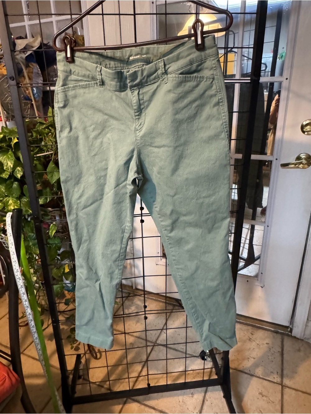 Old Navy Women's Sage Green Cropped Jeans